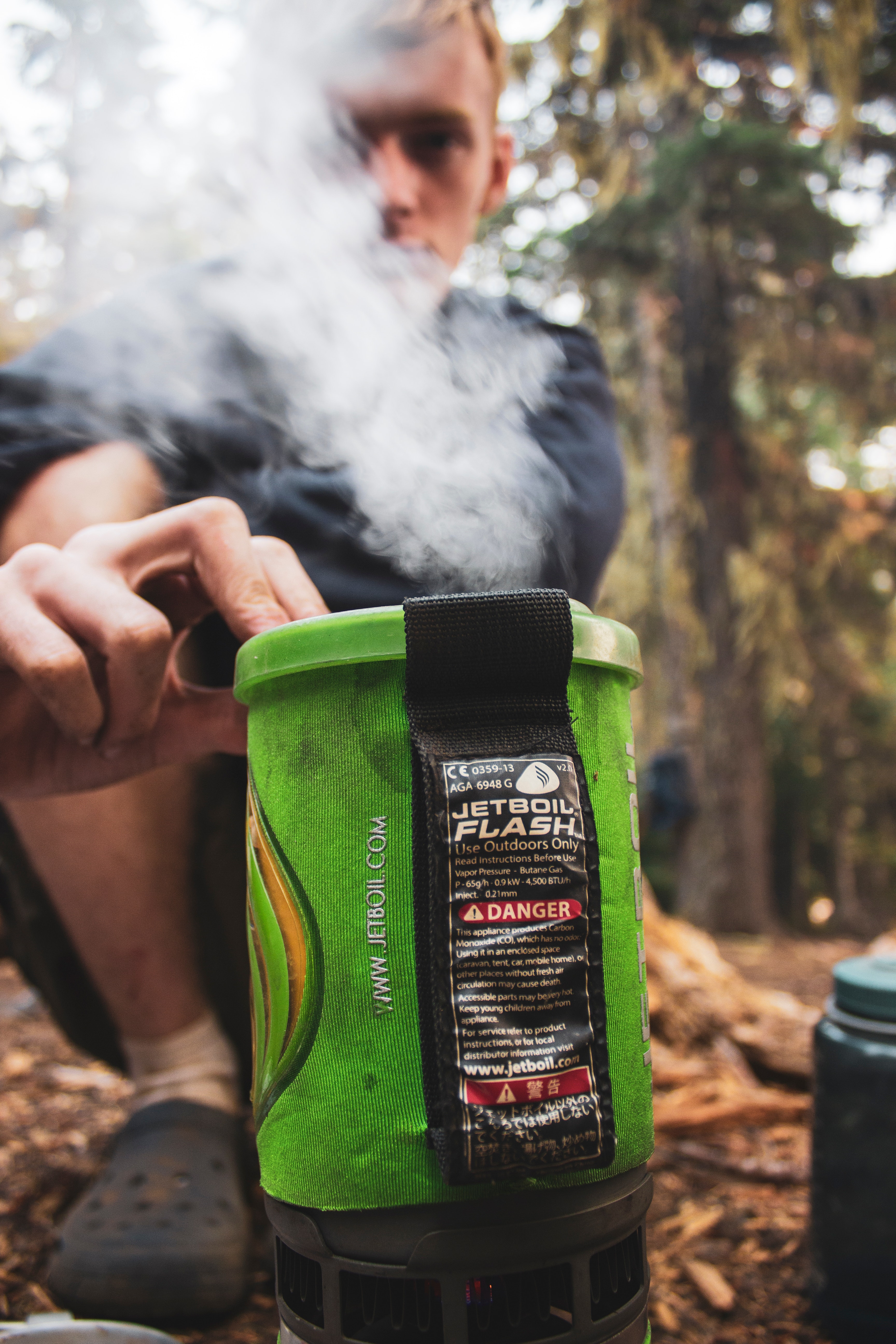 Camping stoves are easy to carry in your emergency kit. 